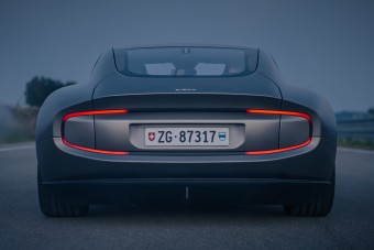 Exkluzív villanyautó készül Svájcban