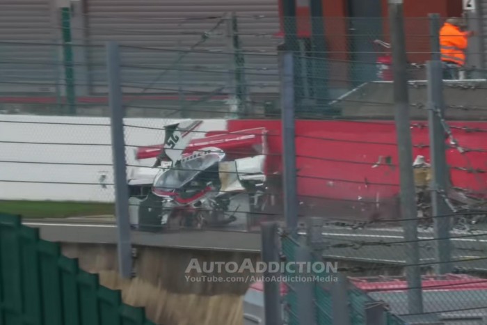 Legendás Porschét zúztak le Spában