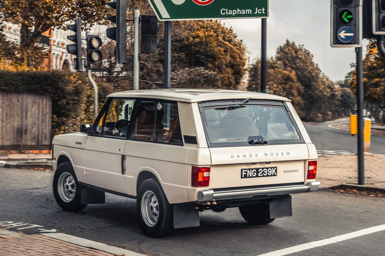 Csábítóbb a legújabbnál is ez a Land Rover 1