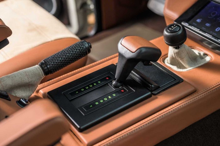 Csábítóbb a legújabbnál is ez a Land Rover 7