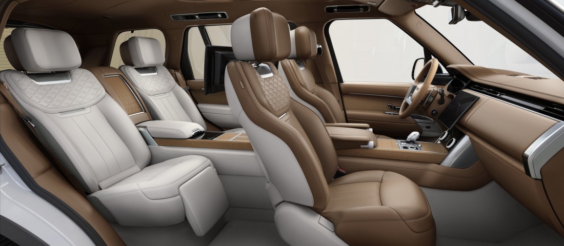 Megérkezett minden idők legfejlettebb luxusterepjárója?