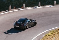 Nagy testvért kap az eddigi legbrutálisabb Porsche Cayman 18