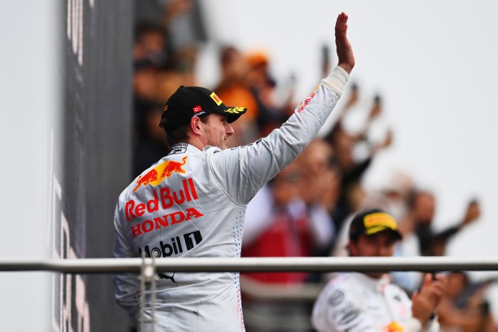 F1: Kongatják a vészharangot Verstappen miatt