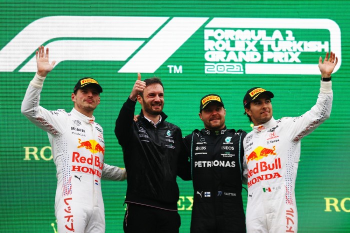 F1: Félős nyuszivá vált a Mercedes 1 | Vezess F1: Félős nyuszivá vált a Mercedes 1