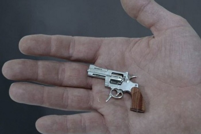 Zsebpiszoknyi a világ legkisebb működő revolvere