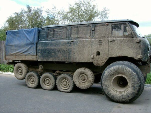 Ezek a fotók bizonyítják hogy az UAZ-452-es az igazi orosz Transformers 5 Ezek a fotók bizonyítják hogy az UAZ-452-es az igazi orosz Transformers 5