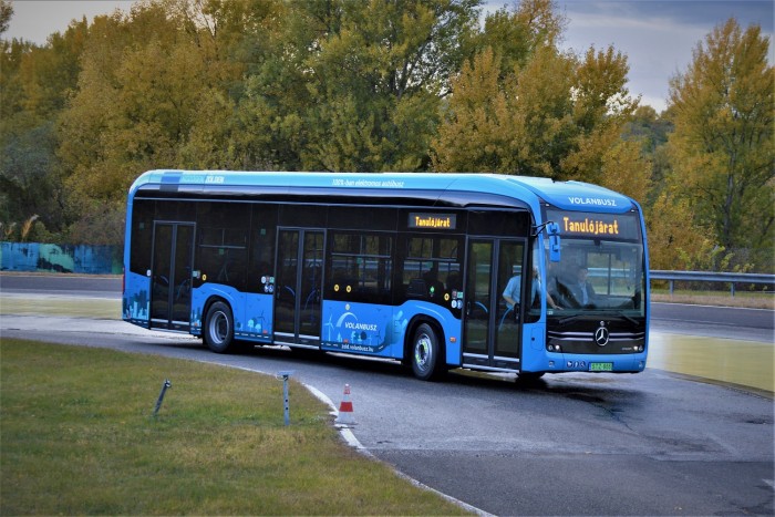 A Volánbusz sofőrjei 50 percenként megkerülik a Földet 4 A Volánbusz sofőrjei 50 percenként megkerülik a Földet 4