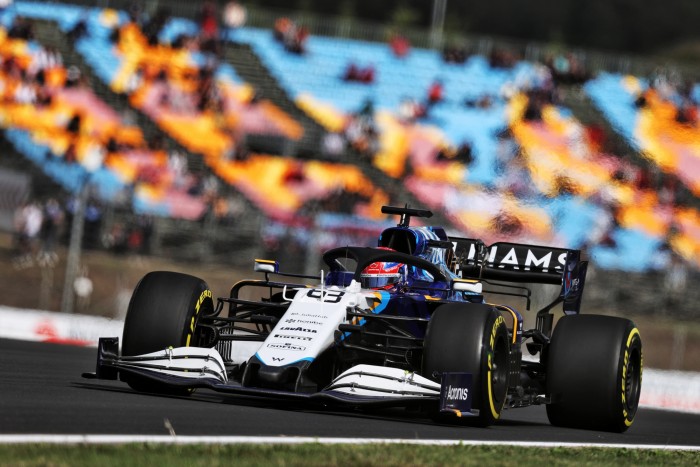 Ismét Mercedes-motor miatt büntetnek az F1-ben