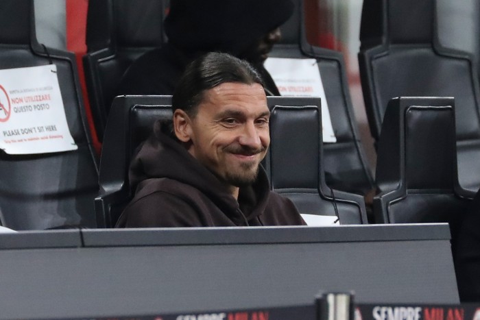 Ibrahimović 40 éves lett, ezzel az aranyszínű autóval lepte meg magát