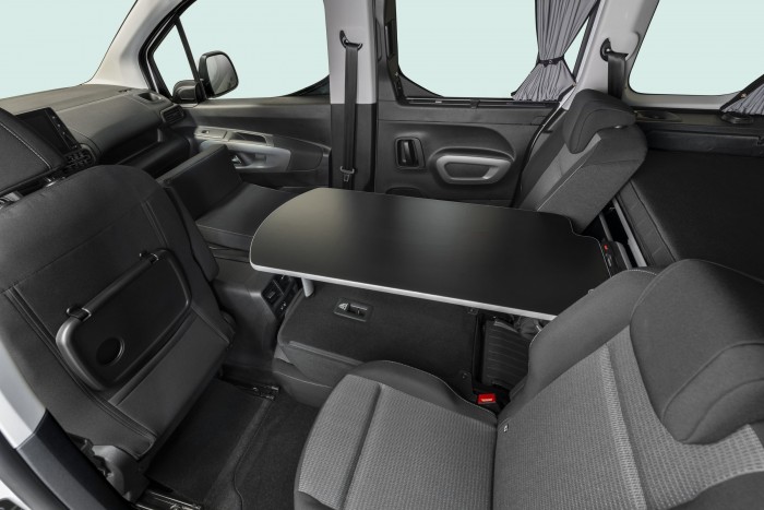 Önjáró acélsátor négy főnek 6