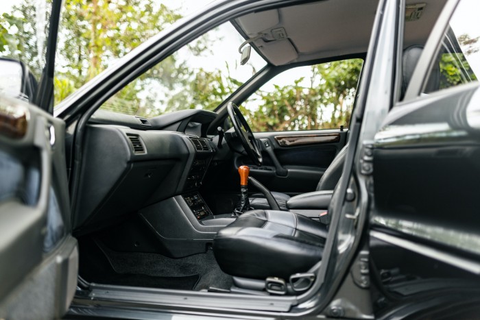 Ezen az átlagos japán autón nem kamu az AMG típusjelzés 6