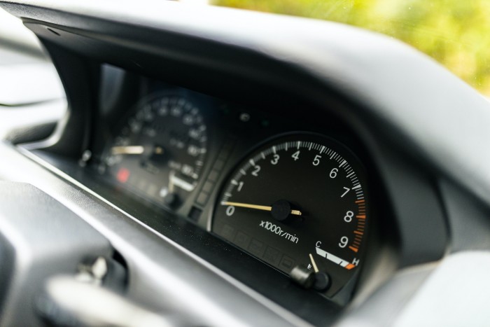 Ezen az átlagos japán autón nem kamu az AMG típusjelzés 5