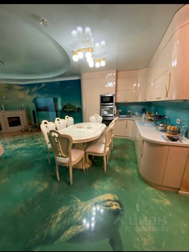 Tengermániás lakás eladó, delfinnel a padlón 5 | Vezess Tengermániás lakás eladó, delfinnel a padlón 5