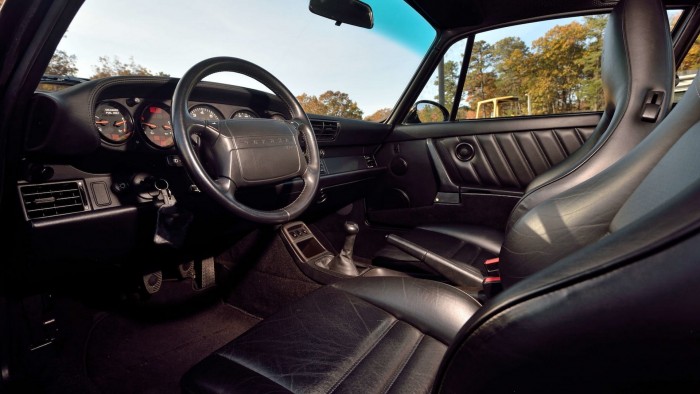 Eladó a Bad Boys egyik főszereplője, a fekete Porsche 911 Turbo 1994-ből 7 | Vezess Eladó a Bad Boys egyik főszereplője, a fekete Porsche 911 Turbo 1994-ből 7