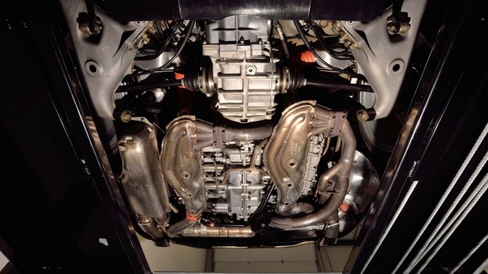 Eladó a Bad Boys egyik főszereplője, a fekete Porsche 911 Turbo 1994-ből 5