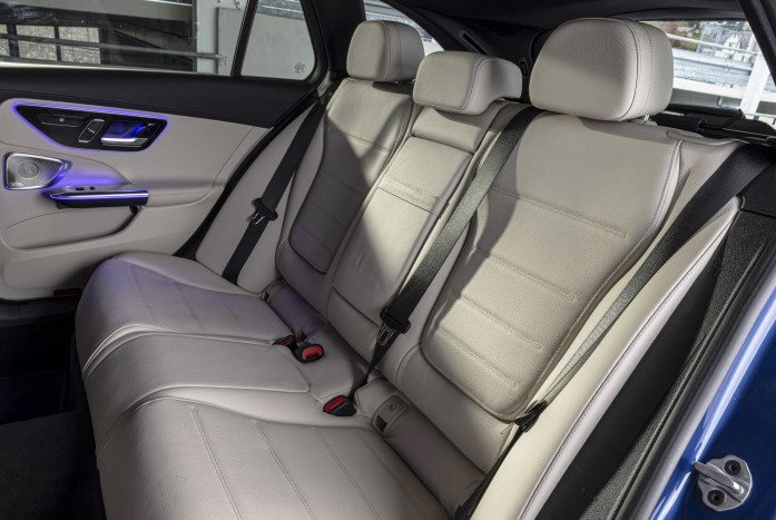 Megérkezett a Mercedes kisebbik terepkombija 8