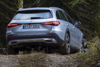 Megérkezett a Mercedes kisebbik terepkombija