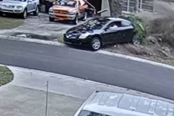 Egy baleset, aminél örül a lakó, hogy csak a postaládáját törték porrá