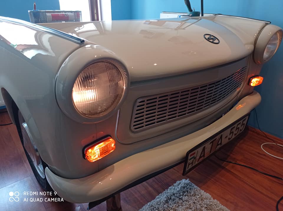 A Trabantból készült íróasztal az egyik legmenőbb eladó dolog ma itthon 4