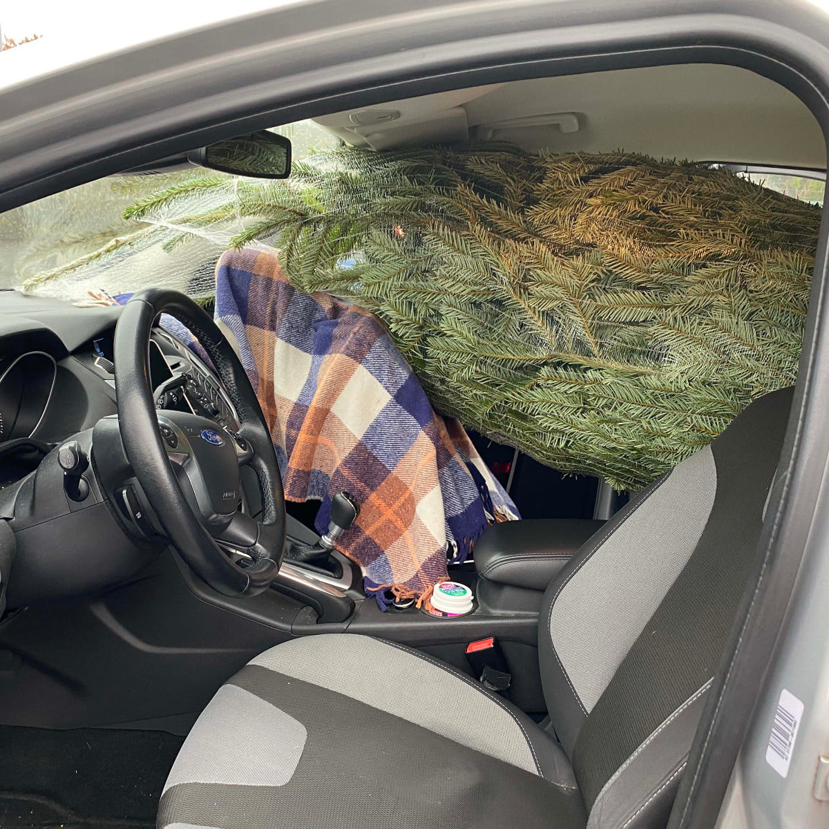 Fenyőfaszállítás miatt kapott bírságot egy svájci autós 1 | Vezess Fenyőfaszállítás miatt kapott bírságot egy svájci autós 1