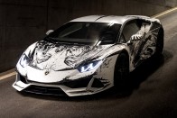 Pusztító festést kapott ez a Lamborghini 19