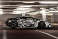 Pusztító festést kapott ez a Lamborghini 23