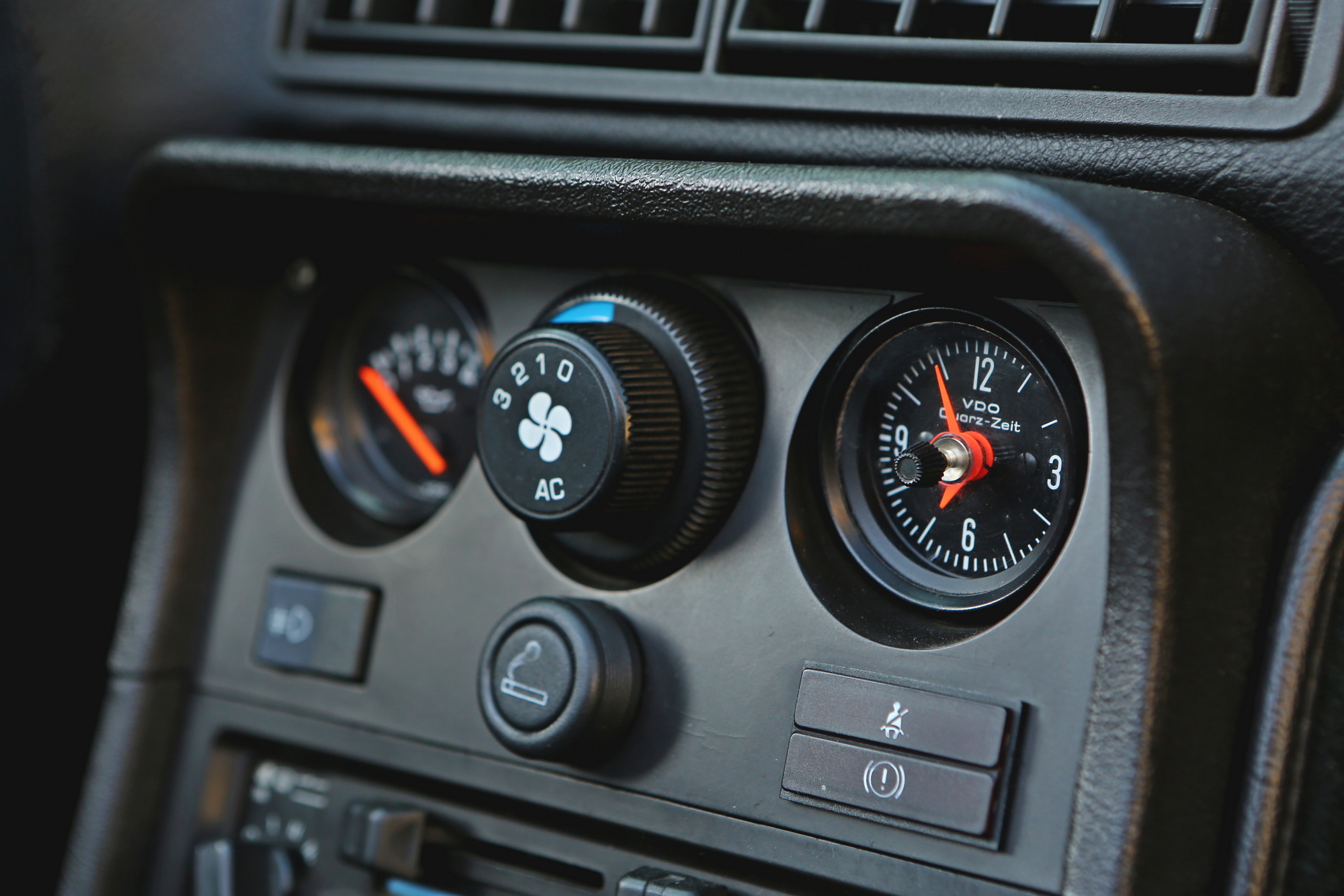 Addig volt olcsó, amíg nem értették – Porsche 924 S, 1988 45