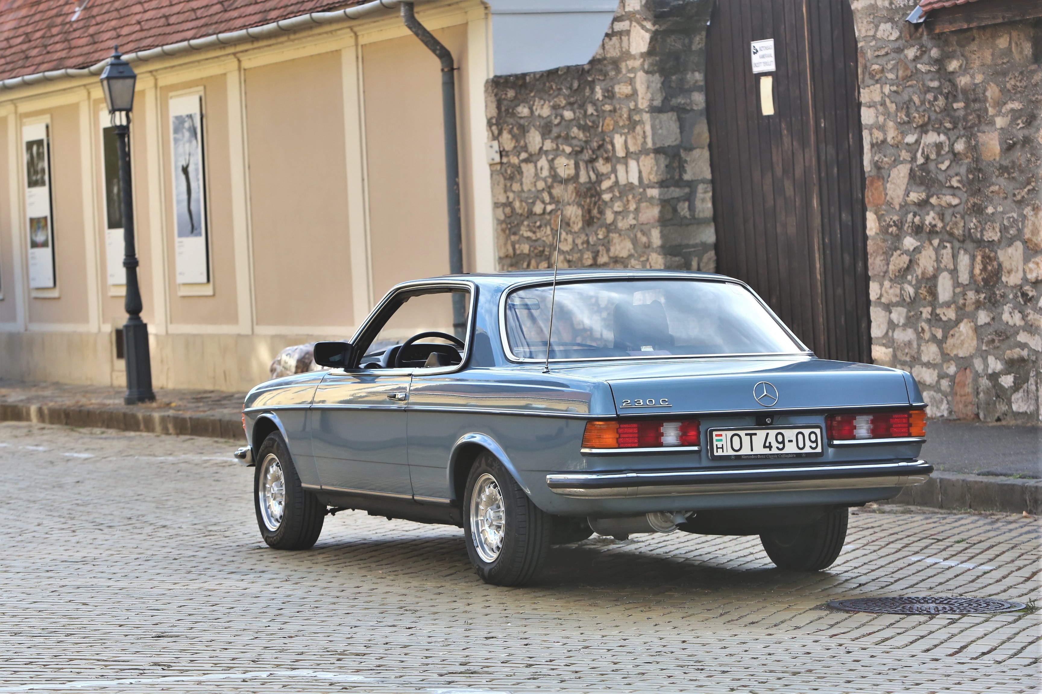 Levett a lábamról, és nem csak a formájával – Mercedes-Benz 230 C, 1978 10