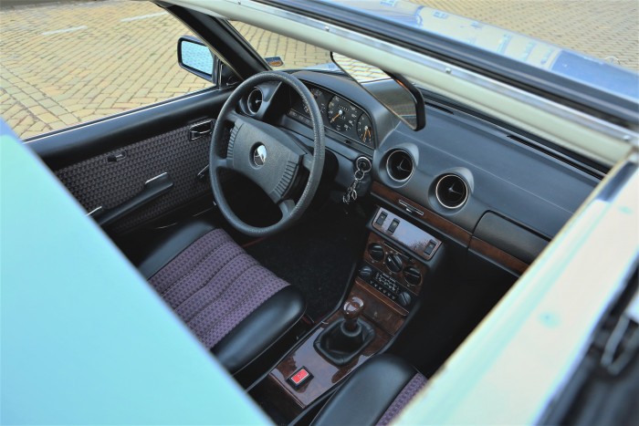 Levett a lábamról, és nem csak a formájával – Mercedes-Benz 230 C, 1978 100 Levett a lábamról, és nem csak a formájával – Mercedes-Benz 230 C, 1978 100