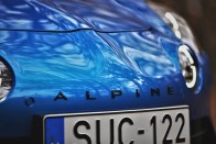Alpine A110S – Aranylövés 111