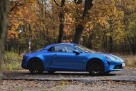 Alpine A110S – Aranylövés 103