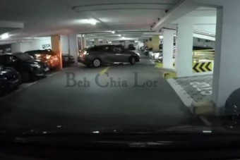 Lesújtott a sors a parkolóhelyre alattomosan lecsapó autósra