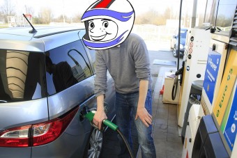 890 forintért adnak egy liter benzint ezen a kúton