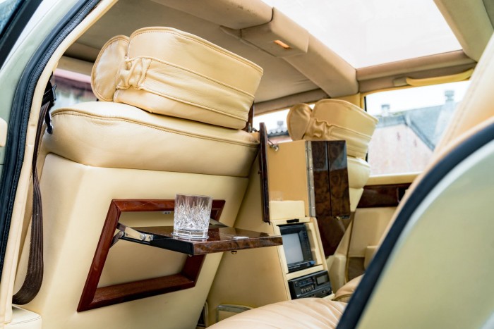 Sportlimuzinból nincs jellegzetesebb a Lagondánál 9