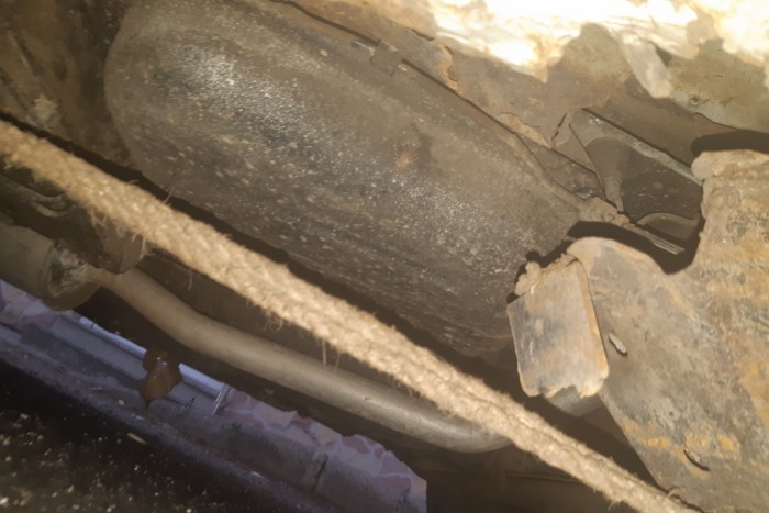 Menthetetlen helyzetben találták a rendőrök ezt az autót 4