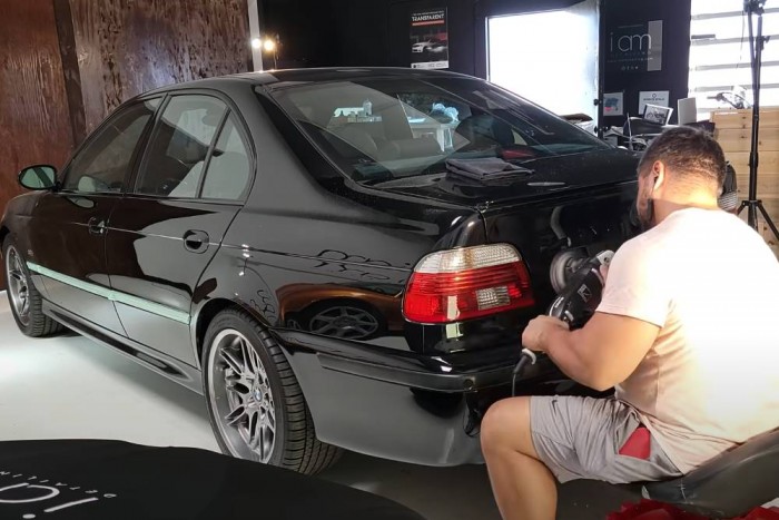 Nyálcsorgatóan tökéletes lett ez a kikozmetikázott BMW M5