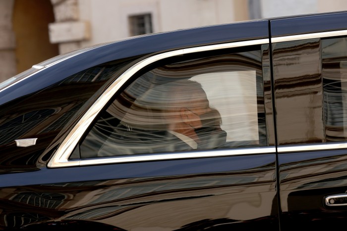 85 autós konvojjal ment klímakonferenciára az amerikai elnök