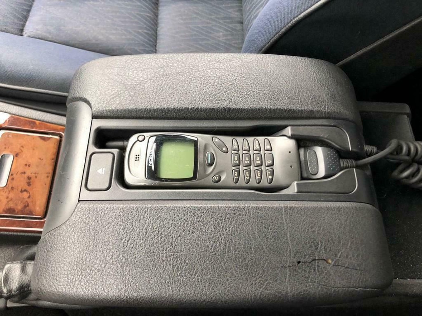 Vajon hány kilométert futott a képeken látható, 300 ezerért kínált BMW? 5