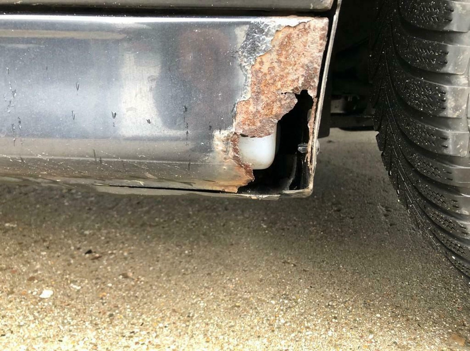 Vajon hány kilométert futott a képeken látható, 300 ezerért kínált BMW? 6