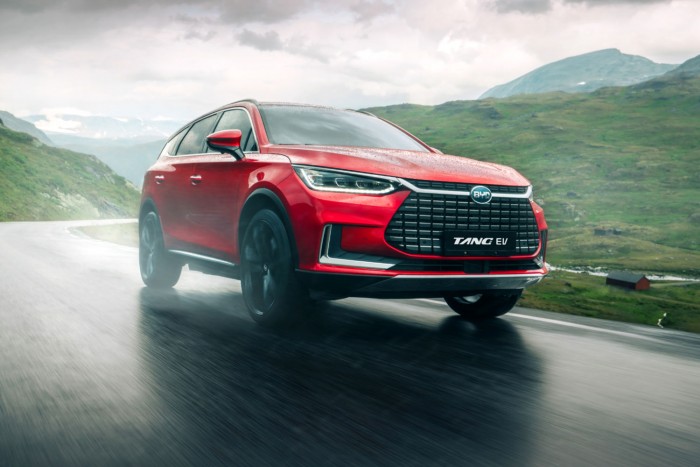 Villannyal támadnák Európát a kínaiak