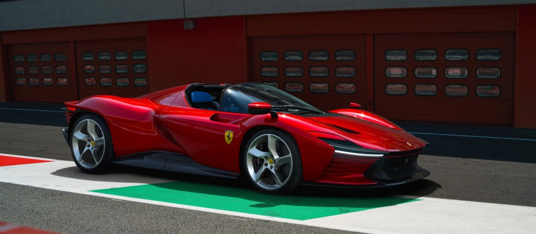 Úgy mutatták be az új Ferrarit, hogy már egy darab sincs belőle