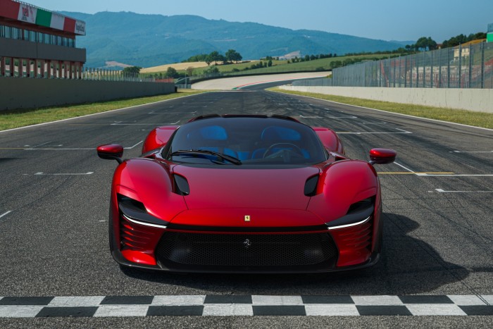 El nuevo Ferrari ha sido revelado 3 veces