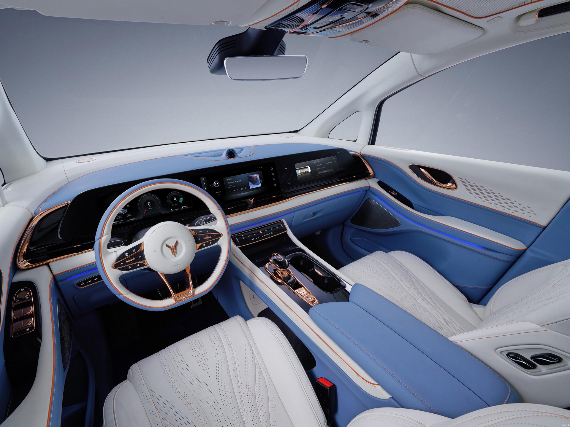 Ez a kínai luxuskisbusz nyerte a gigantikus hűtőrácsok háborúját 5