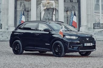 Páncélozott terepjárót kapott a francia elnök