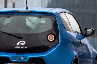 Ezért baj, hogy ma már bárki gyárthat autót