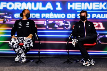 F1: Alonso bevallotta, nincs jóban Hamiltonnal