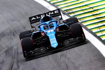 F1: Alonso nyert egy szabadedzést 