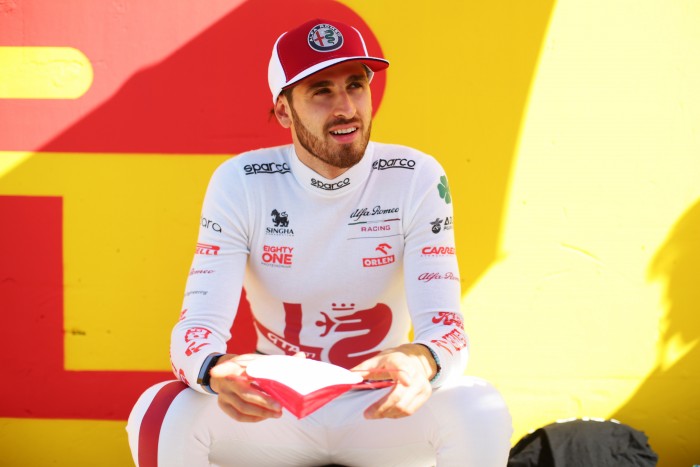 F1: Giovinazzi mellé állt a Ferrari
