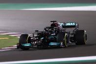F1: Hamilton nyeregben érzi magát a „pokoli év” végén 1