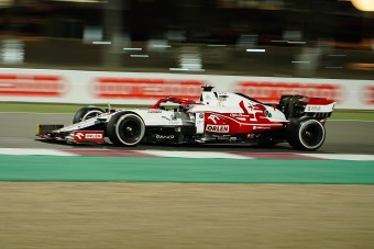 F1: Idegesek Räikkönenék, veszélyben a szezon vége